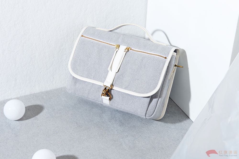 16397215139192.jpg 攝圖網_500990327_包包女士男士手提包錢包斜挎包背包(企業(yè)商用)_副本.jpg